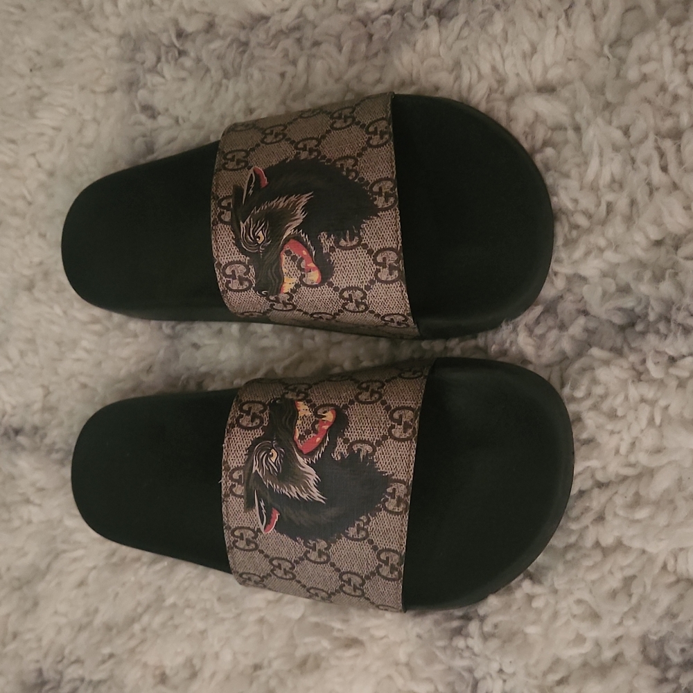 Gucci slides